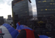 Mit dem Wingsuit über Rio